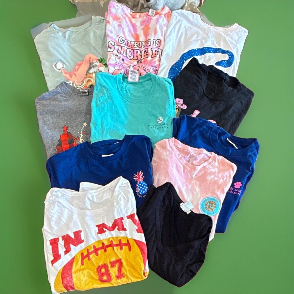 BUNDLE LOT (11 shirts) Simply Southern/Gildan Print Shirt Multicolor Mixed Sizes
